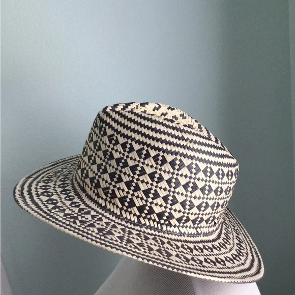 Hat - Picture 3 of 6